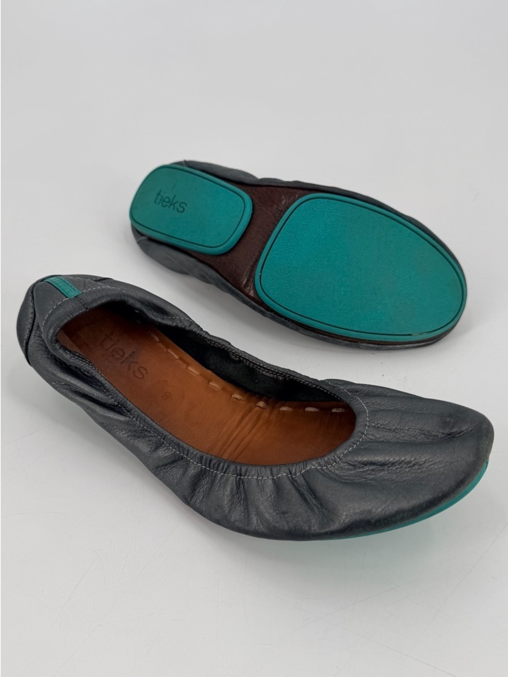 Tieks Metallic Pewter Leather Ballet Flats 9 FLAWS